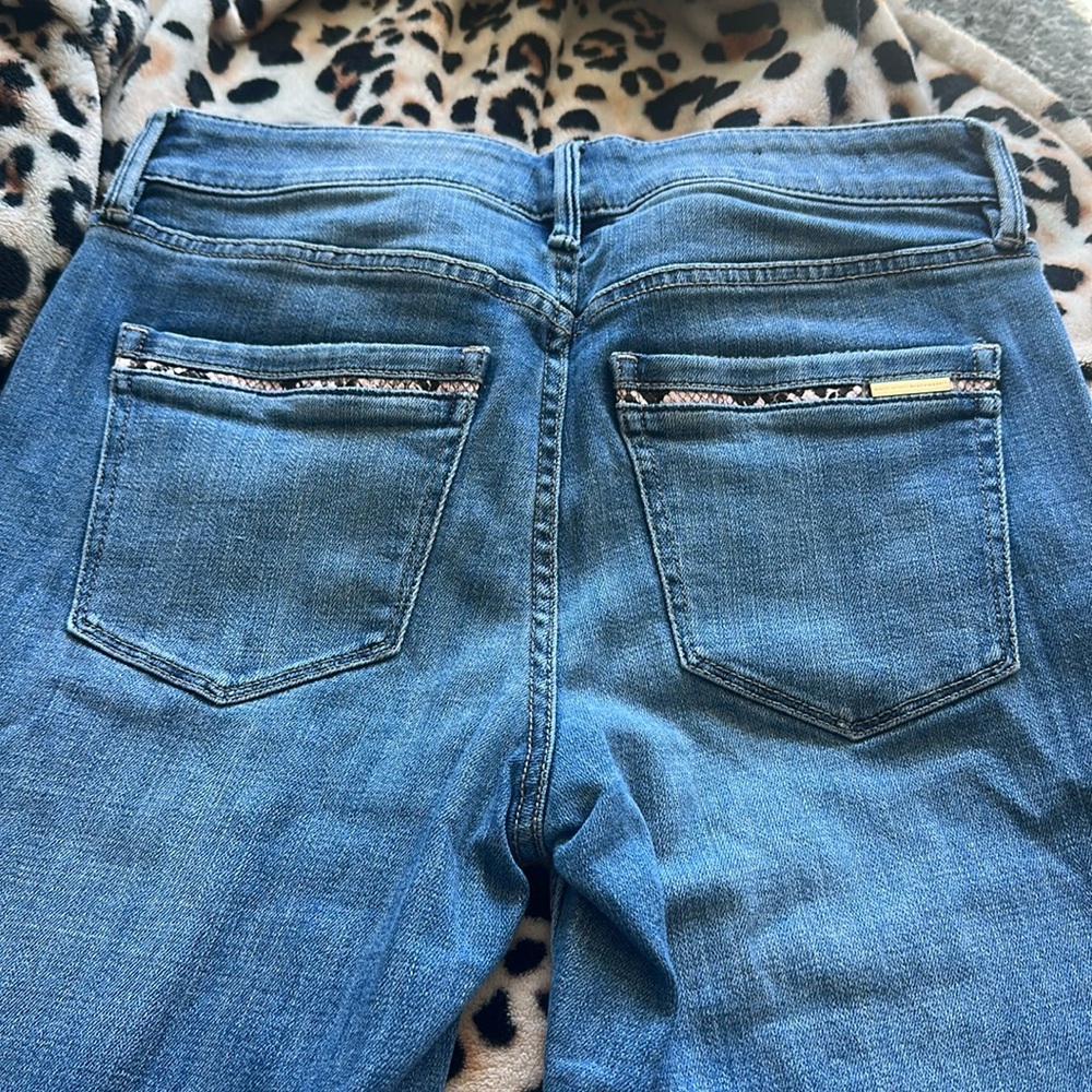 WHBM White House black market skinny ankle jeans. Snake print detailed